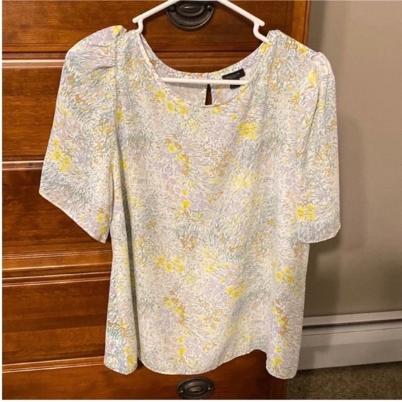 Ann Taylor Factory Yellow and White Floral Blouse NWOT - Picture 1 of 6